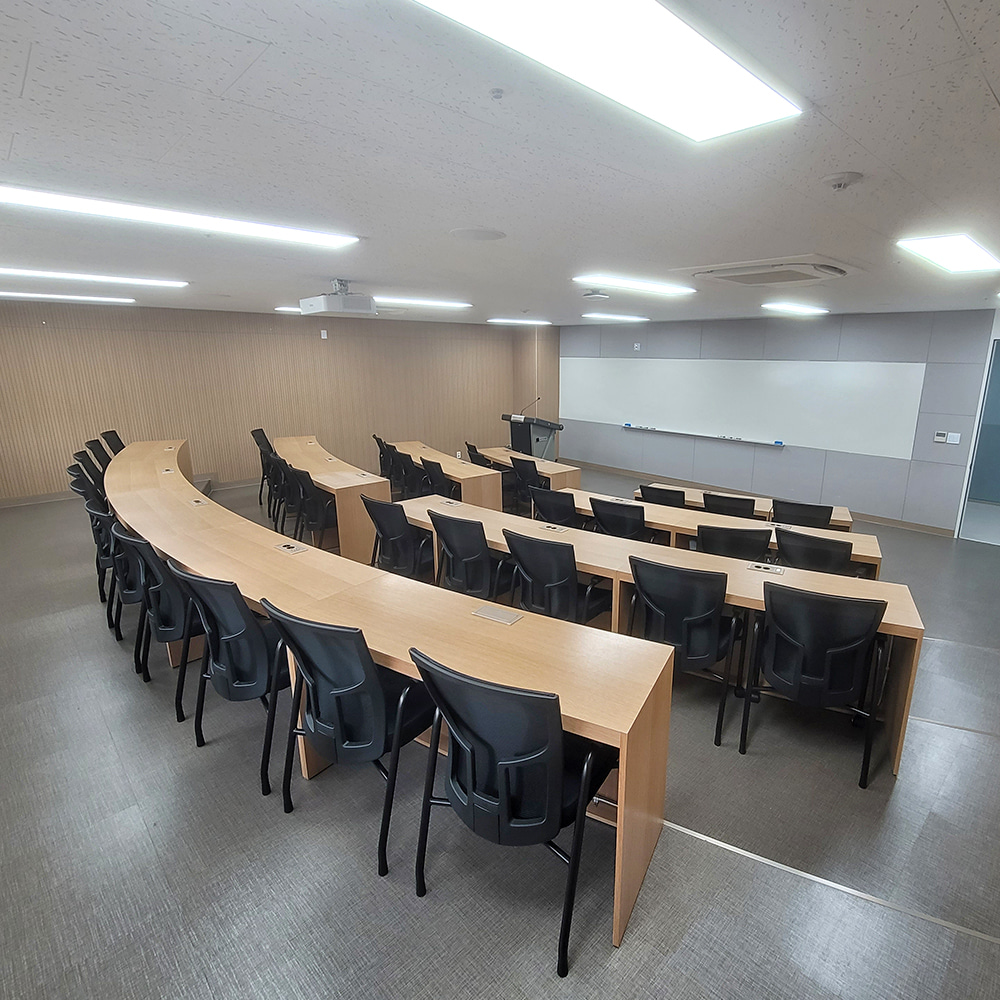 연세대학교,연세대학교신촌캠퍼스,연세대학교강의실,대학교강의실,대학교가구,강의실가구,강의실책상,강의실의자,대학교책상,대학교의자,제작책상,곡선형책상,곡선책상